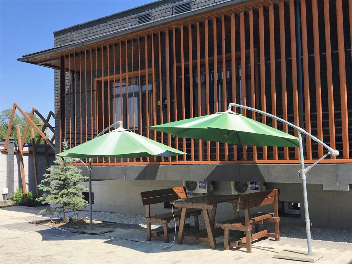 Concord Hotel Bishkek Exteriör bild